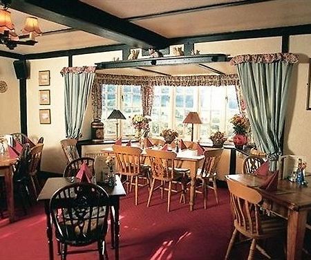 The Druid Inn Llanferres Eksteriør billede