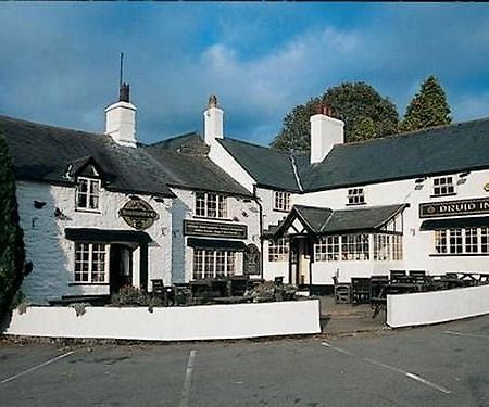 The Druid Inn Llanferres Eksteriør billede