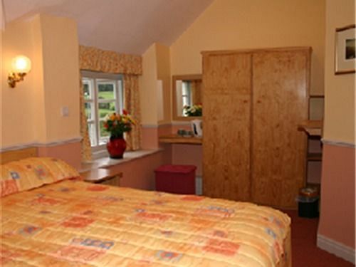 The Druid Inn Llanferres Eksteriør billede